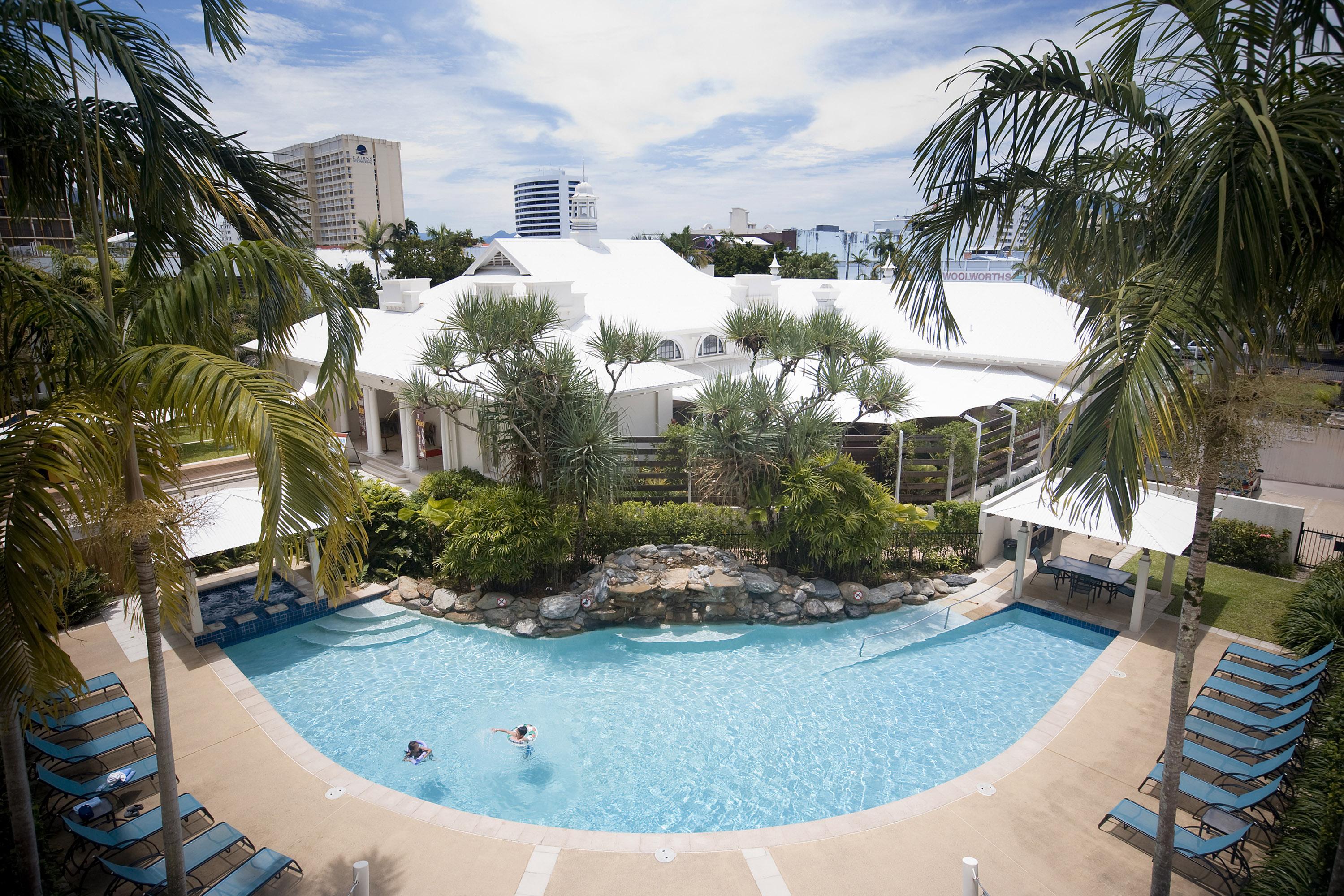 Mantra Esplanade Hotel Cairns Exterior photo