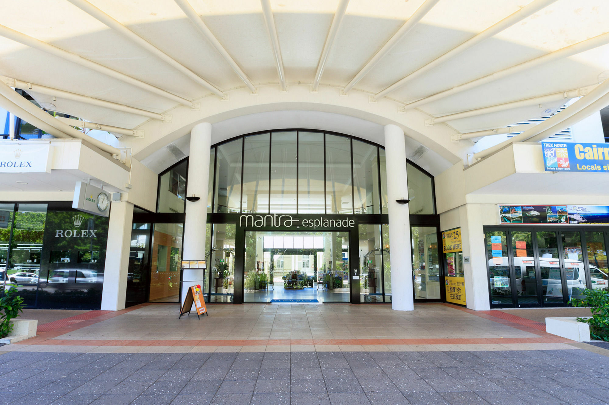 Mantra Esplanade Hotel Cairns Exterior photo